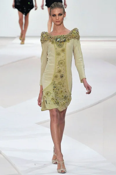 Look 9